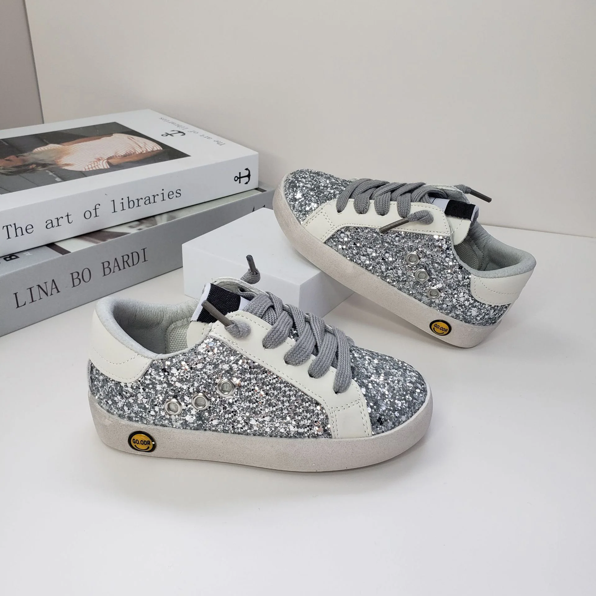 New Fashion Designer Girls Sneakers Kids Flat Running Shoes Toddler Super Star Glitter Sequin Low-top Casual Leather Board-shoe 3