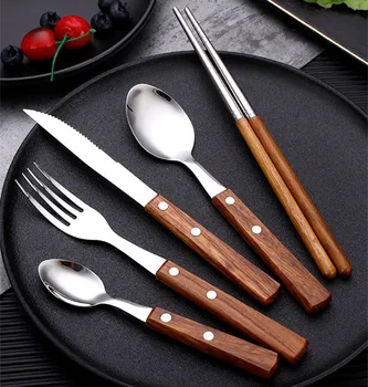Set di posate con manico in legno Bacchette con cucchiaio in acciaio inossidabile occidentale Coltello da bistecca Forchetta Stoviglie Stoviglie vintage Utensile da cucina 1