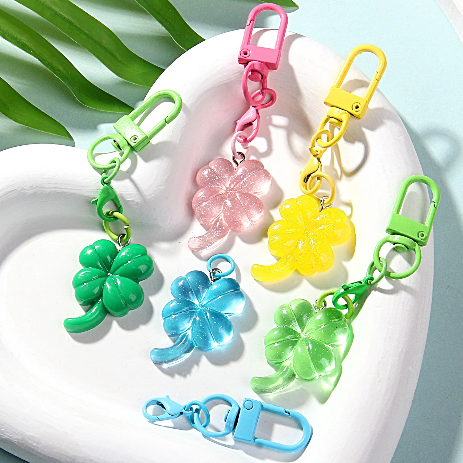 Lucky Four-Leaf Clover Keychain - Transparent Small Pendant Bag Charm, Cute Gift for Good Fortune