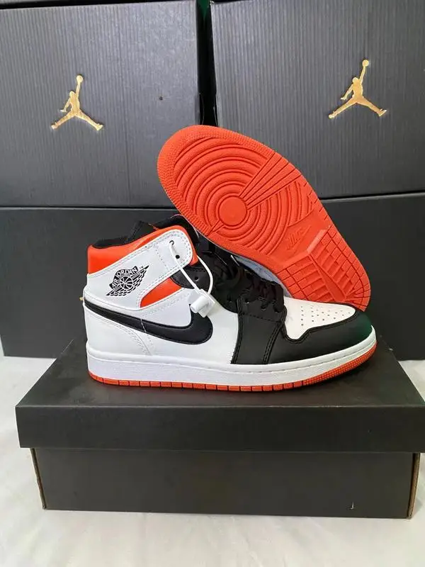 2022 New Nike Air Jordan 1 Original Men's Basketball Shoes Original Women High-top Comfortable Sports Sneakers 555088-140