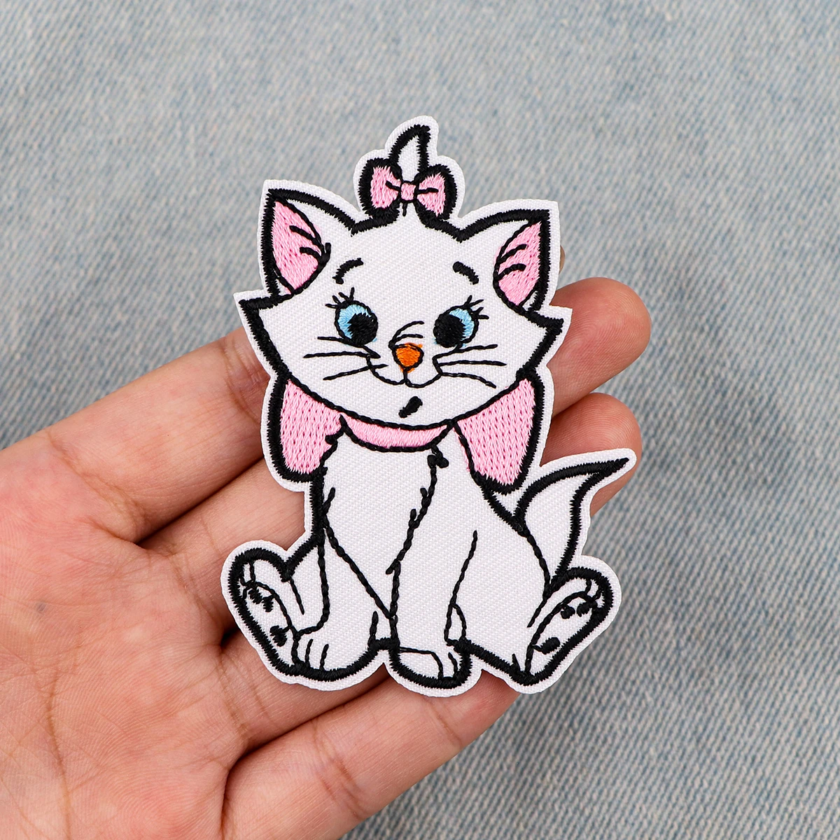 Beaux patchs brodés de chat pour vêtements, patchs adhésifs pour badges de bricolage, patchs de chat de dessin animé sur vêtements, autocollants appliqués