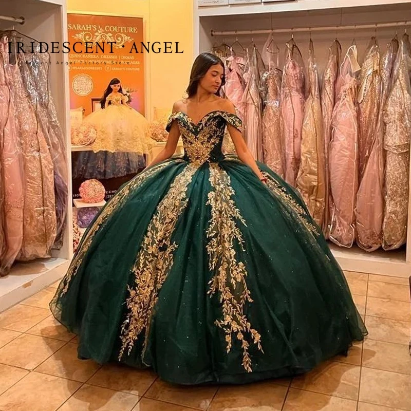 

IRIDESCENT Emerald Ball Gown Off the Shoulder Green Quinceanera Dresses Gold Appliques Lace Up Beaded Mexican Sweet 16 Dress