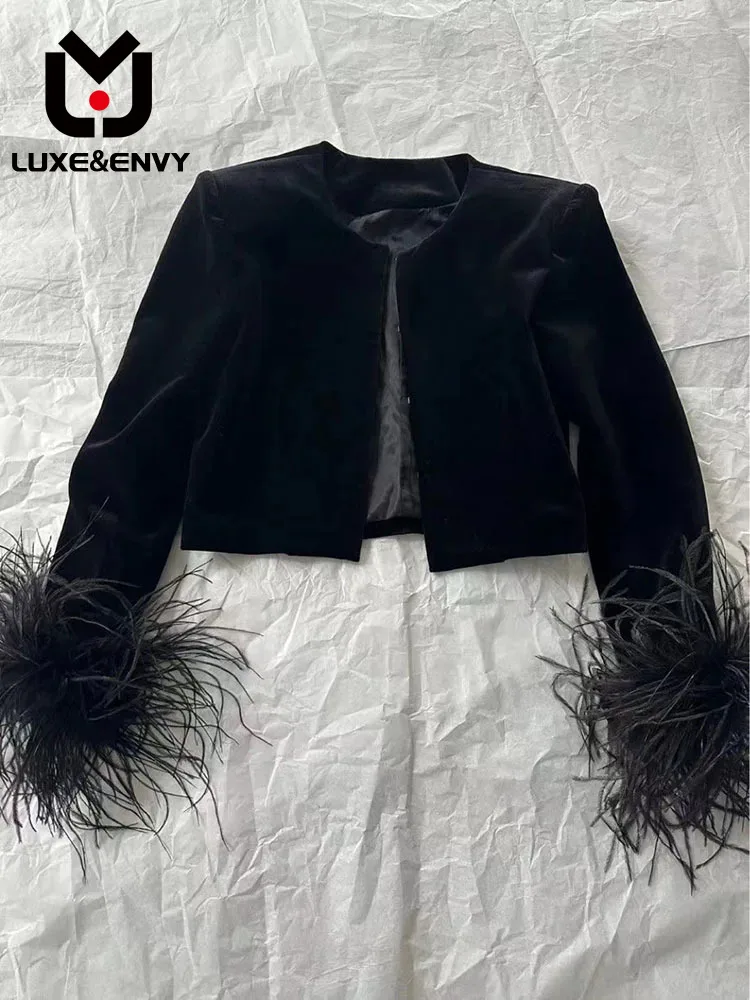 

LUXE&ENVY Premium Lightweight Black Velvet Short Coat With Spliced Feather 2023 Autumn