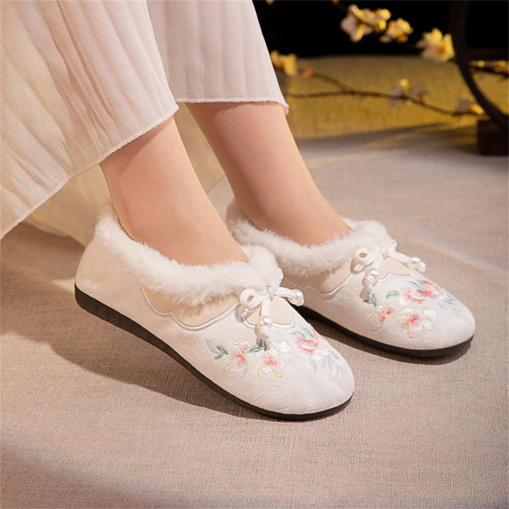 Winter Old Beijing Cloth Shoes Women's Plus Velvet Warm Soft-soled Cotton Shoes Ladies Ancient Style Hanfu Embroidered Flats New 4