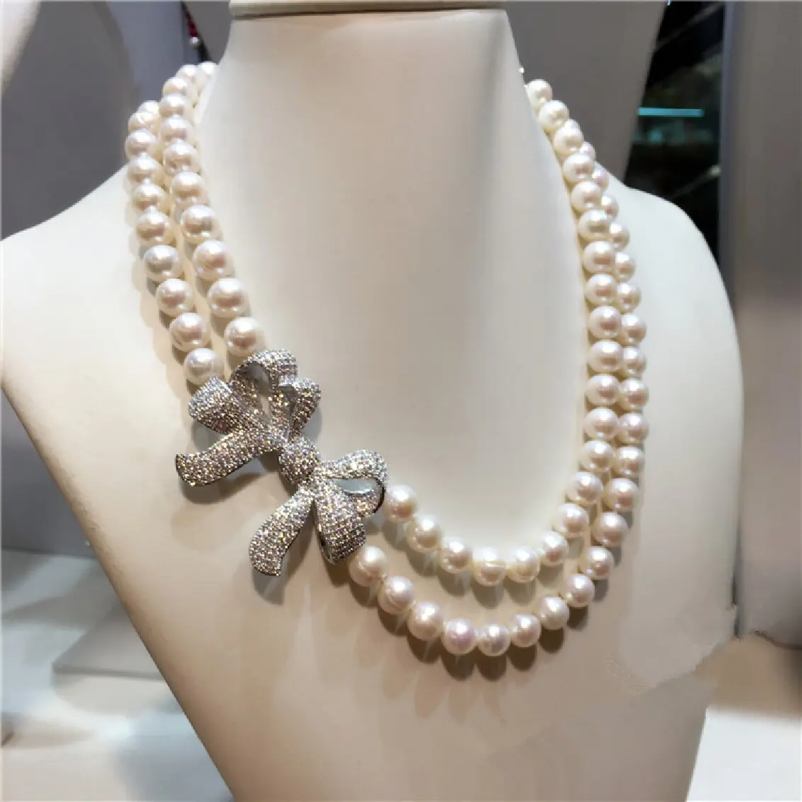 

hot sell high-end natural freshwater 9-10 mm white pearl micro inlay zircon stereo bowknot luxury short necklace fashion jewelry