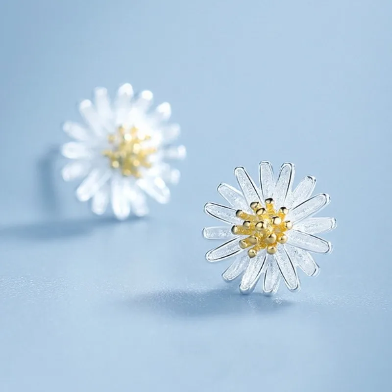 Silver Color Tiny Daisy Flower Hoop Earrings for Women Floral Shape Huggie Ear Wedding Party Jewelry Girls Present