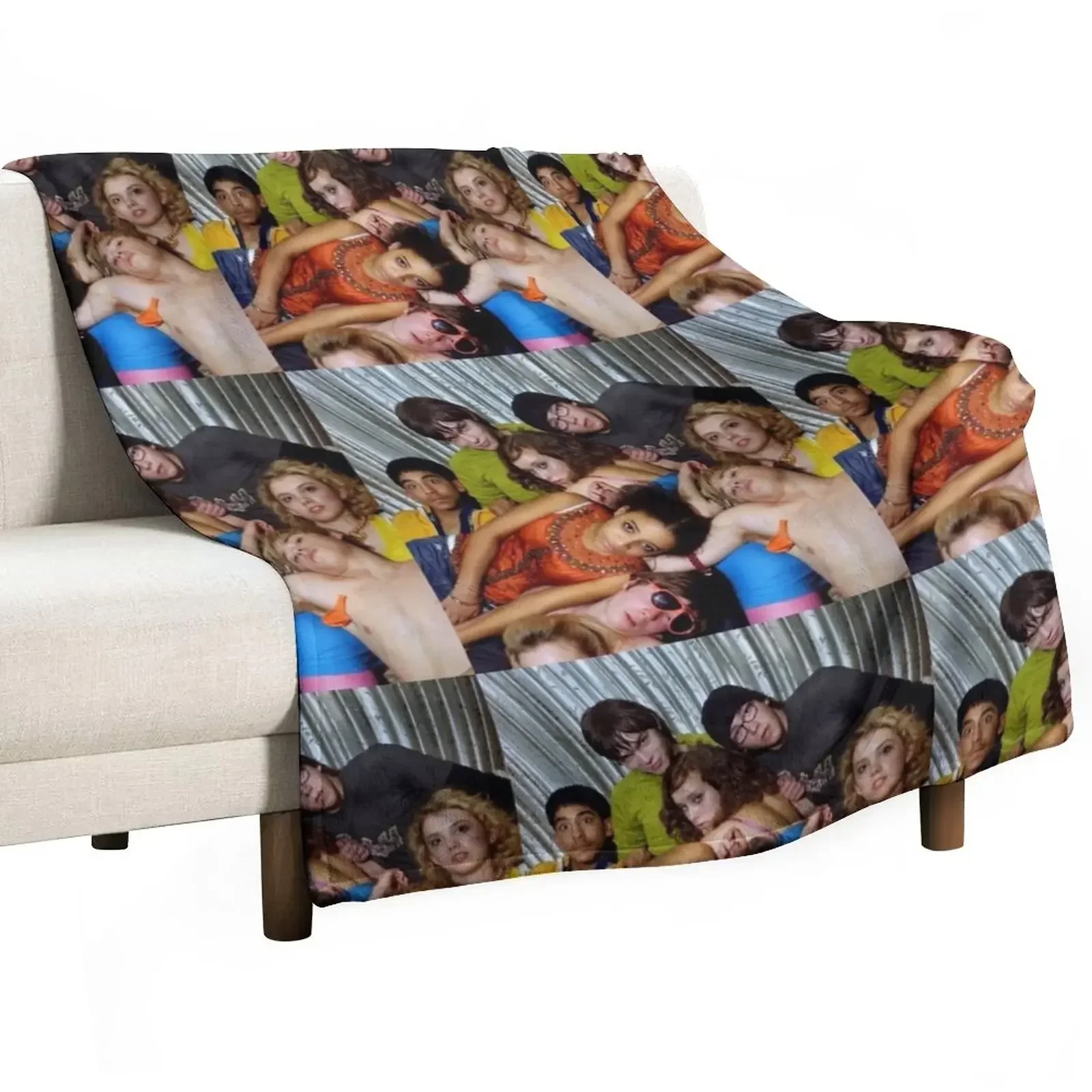 

skins gen 1 cast 3 Throw Blanket Retros Softest Blankets
