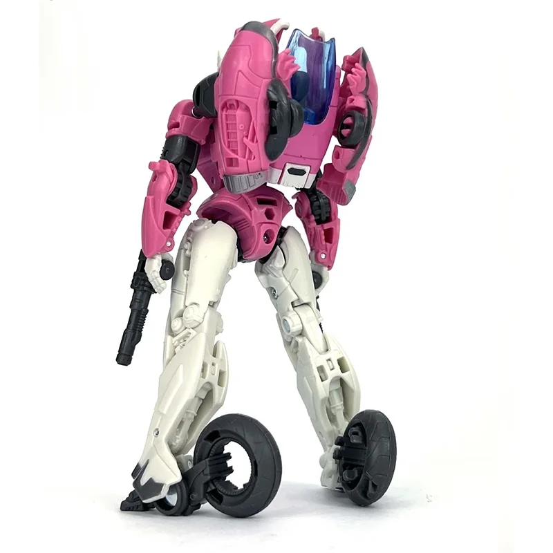 Transformers スタジオシリーズARCEE SS-92 新品 Transformers Studio Series SS-92 Arcee G1 TF:TM TakaraTomy