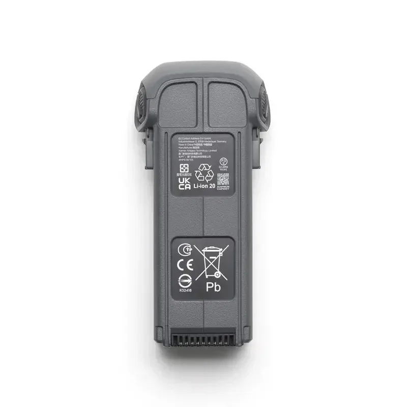 Trois batteries DJI Mavic 3 empilées, solution idéale pour longue autonomie. Achetez Batterie DJI Mavic 3 au Meilleur Prix.