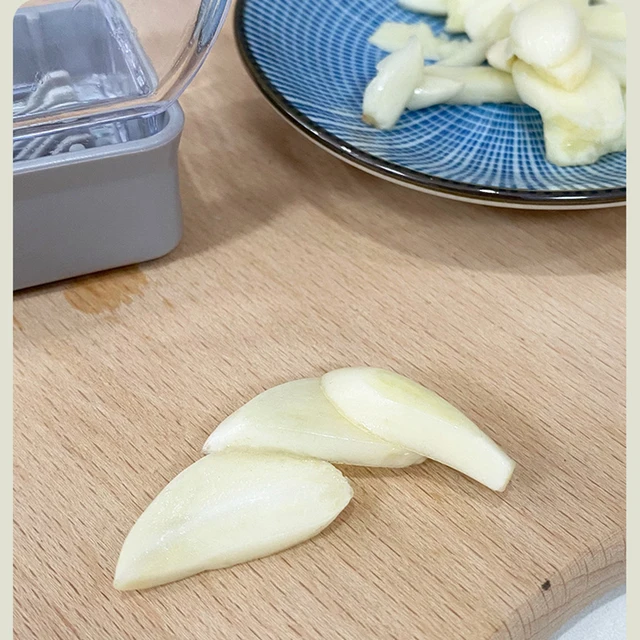 Manual Garlic Press and Peeler 4