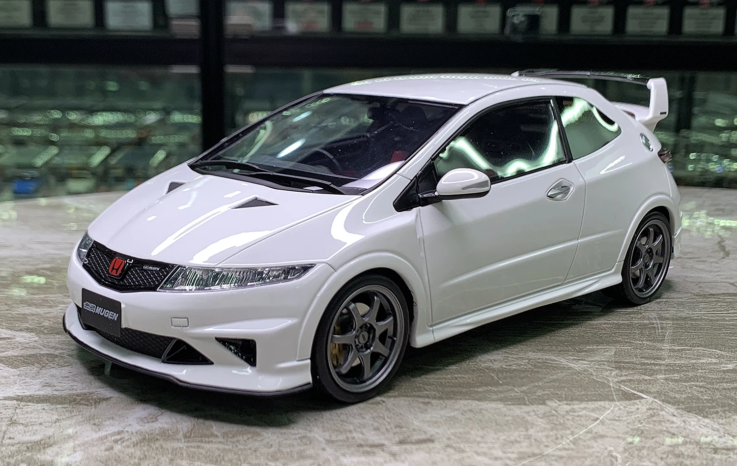 

Модель автомобиля OTTO 1:18 CIVIC FN2 TYPE R MUGEN 2010 JDM ограниченная по 3000 штук, модель статического автомобиля из полимерного сплава, игрушка в подарок