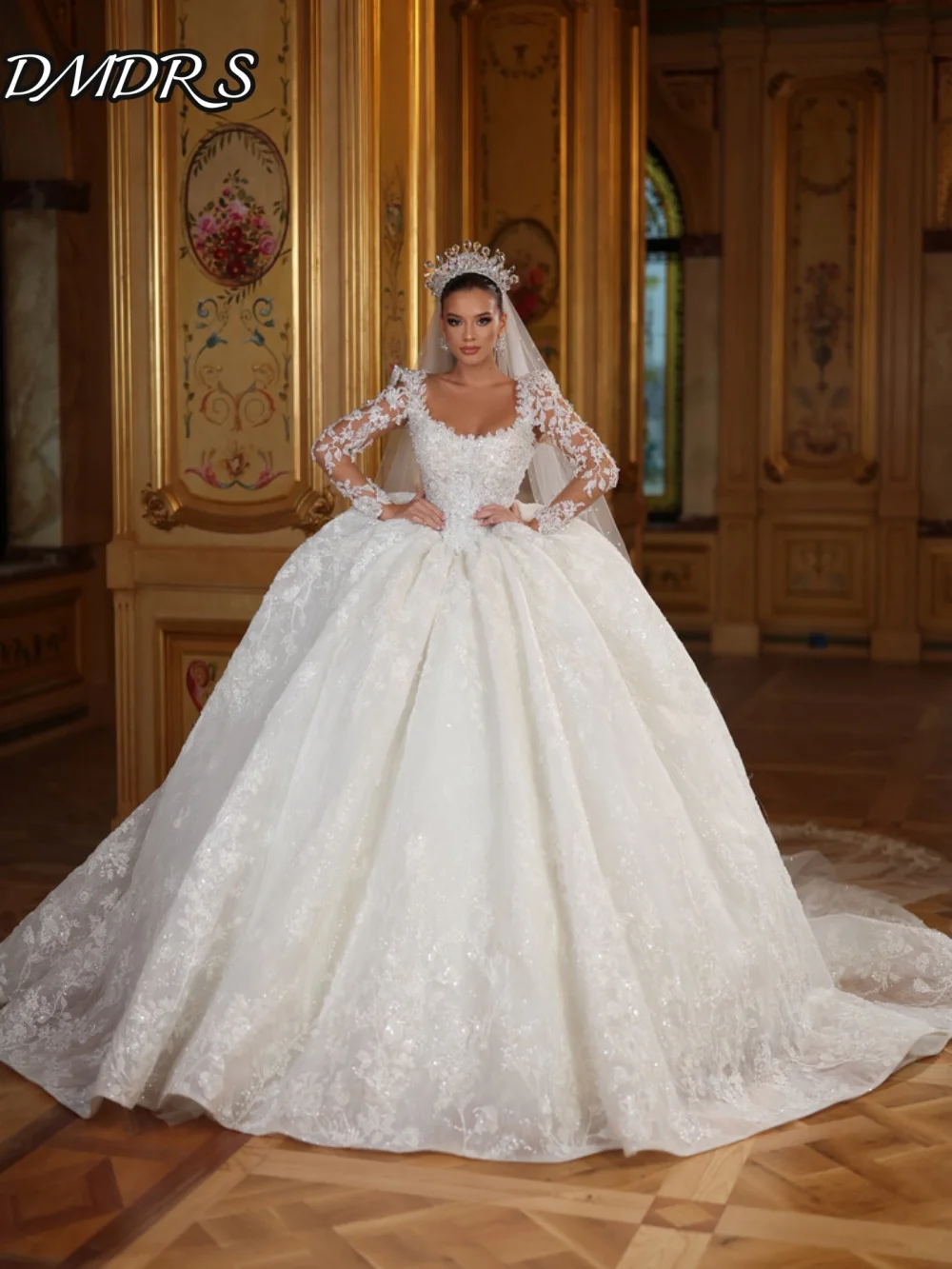 Charming Long Sleeve Bridal Gown 2025 Classic Applique Wedding Dress Shiny Elegant Beaded Floor-Length Gown Customized 2