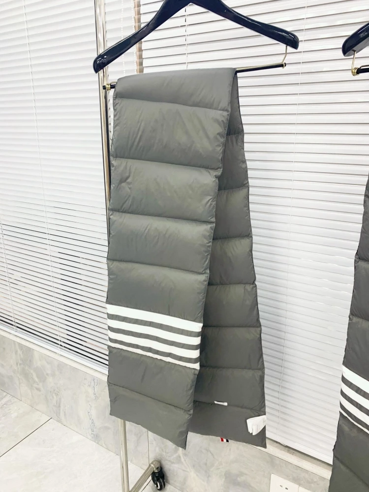 

New Down Scarf Fashion Brand Claissc Striped Design Men Scarf High Quality Business Causal Navy Women Down Scarf