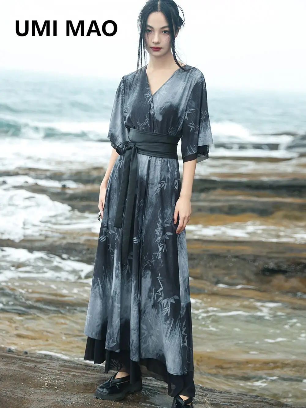 

UMI MAO New Chinese V-Neck Slant Flap Dresses Women's Chinese Grey Blue Bamboo Leaf Printed Loose Long Dress Femme Y2K