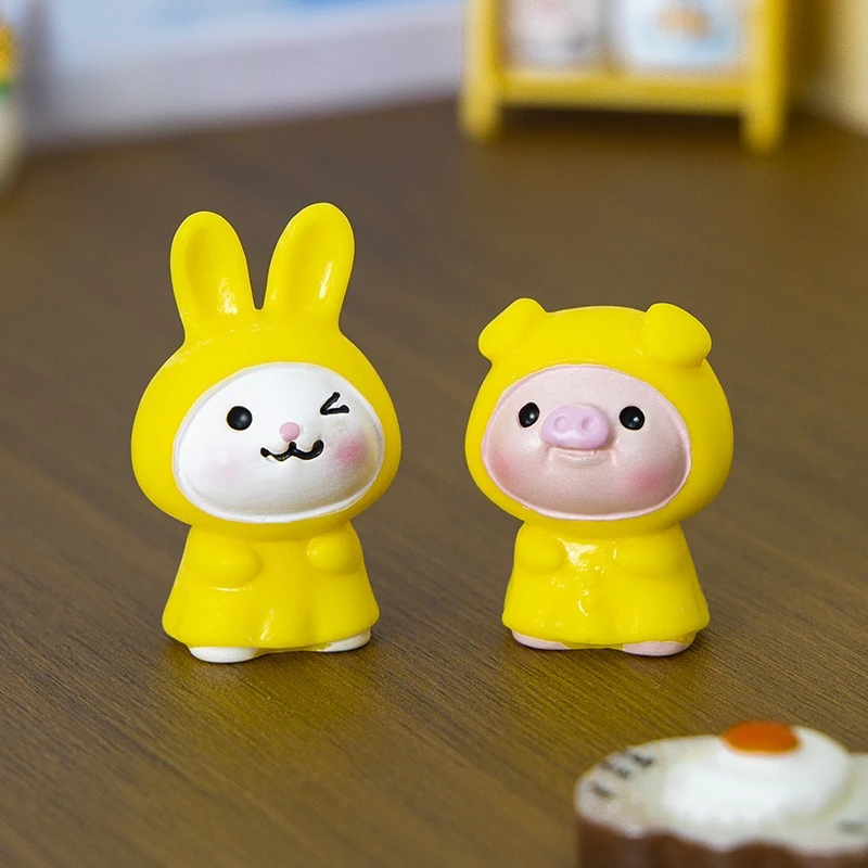 Decoration Crafts Adorable Raincoat Animal Mini Figurines Creative Resin Crafts for Home Office Desk Decor