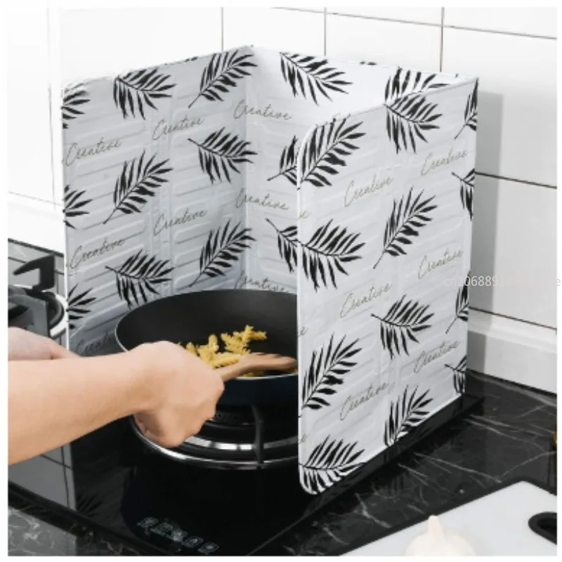 Kitchen splash guard Gas Stoves Baffles Foldable Spatter Shield Splash Proof Oil Baffles Aluminum Foil Splash Protection Cover Kitchen Accessories