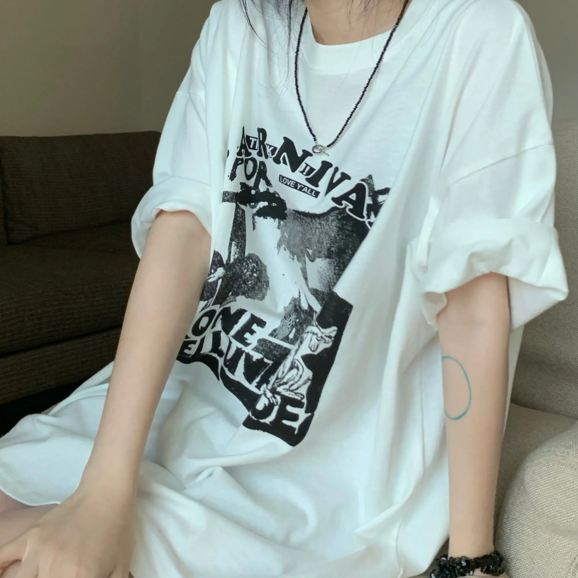 

Vintage Graffiti Street Short-Sleeved T-Shirt Woman Loose Casual Harajuku Fashion Tees Summer Comfortable Top Streetwear T-Shirt