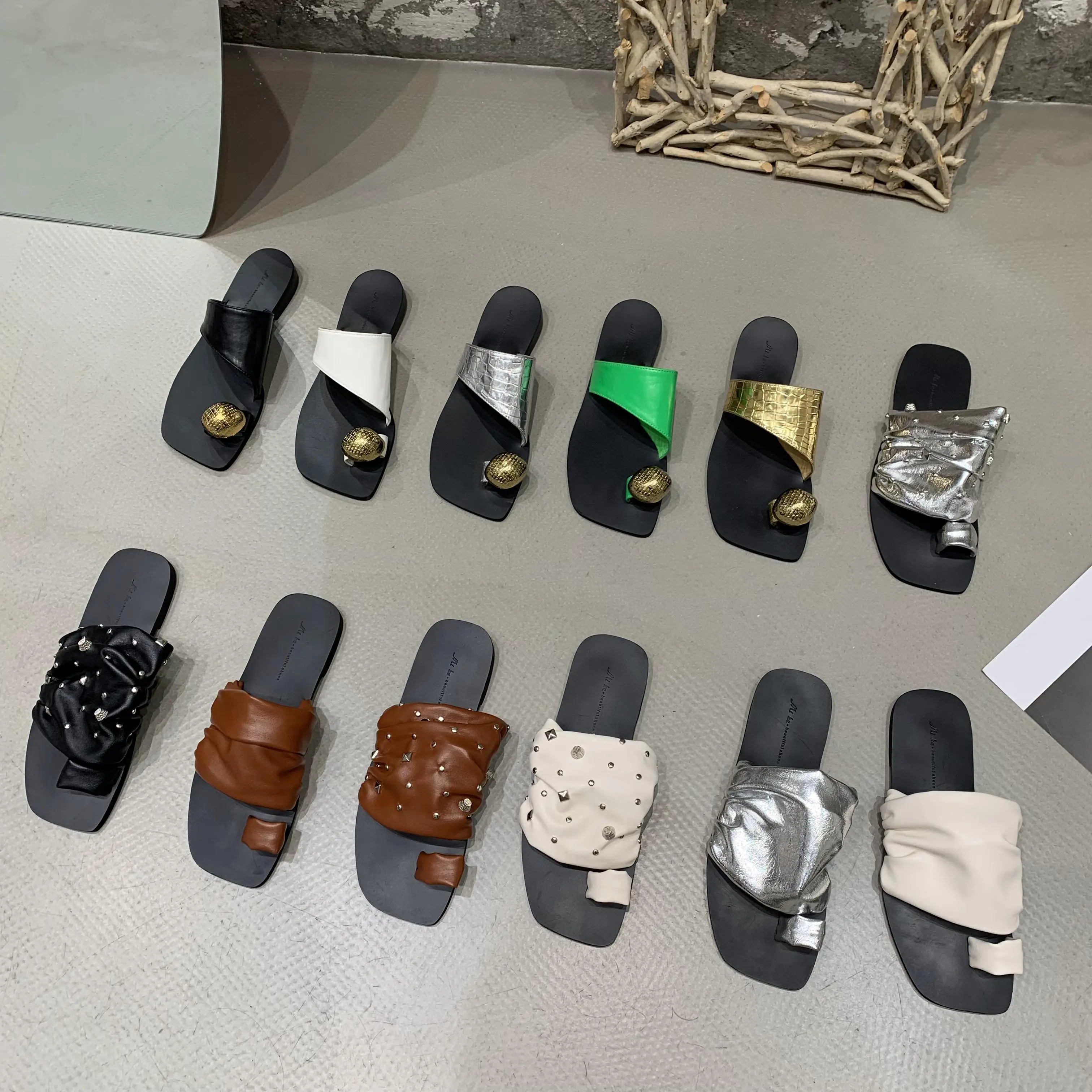 louis vuitton female slippers