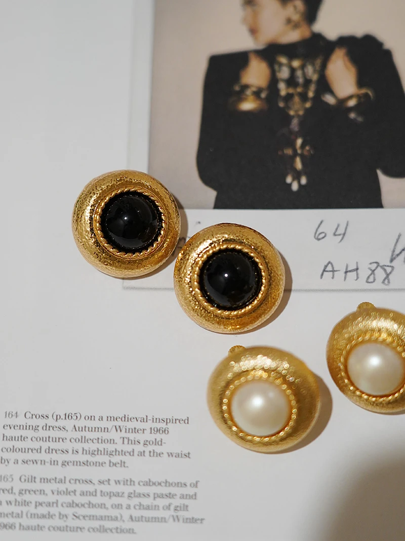 

Black glazed round geometric earrings autumn metal pearl elegant stud piercing
