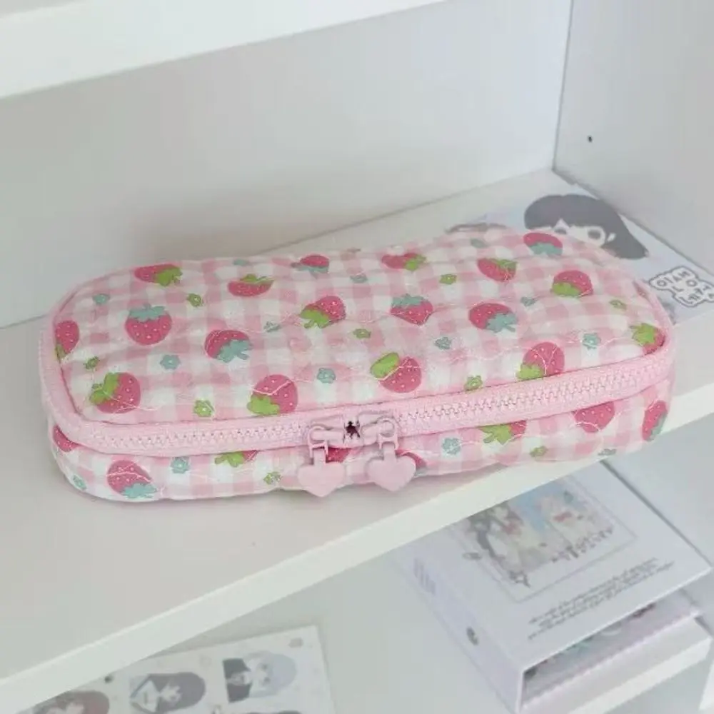 Simple Strawberry Design Pen Bag Large Capacity Portable Pencil Case Zipper Stationery Bag School Office