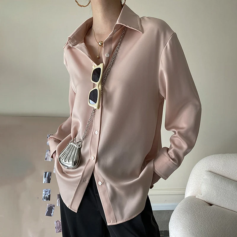 

Темпераментная атласная драпированная рубашка Женский дизайн чувственный нишевой Штабелируемый однотонный топ темпераментная модная весенняя Новинка