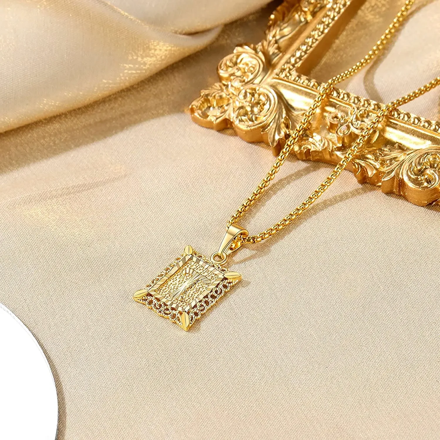 男性と女性のための7つの初期ネックレス,ヴィンテージ,filigree正方形