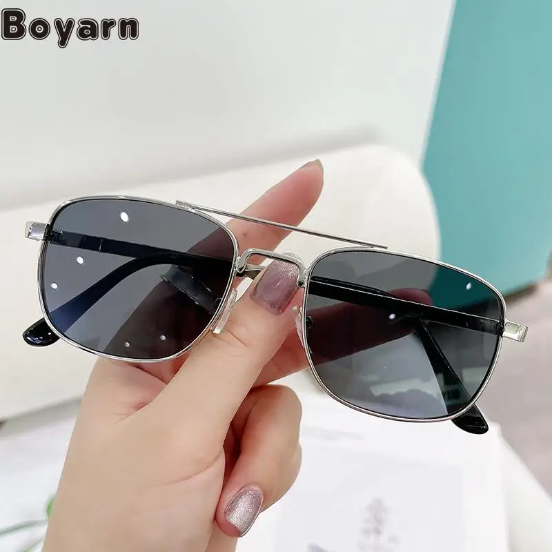 

Boyarn New Fashion Gradient Sunglasses Summer Fashion Simple Square Metal Sunglasses Ins Street Shooting Wear Shades Glasses