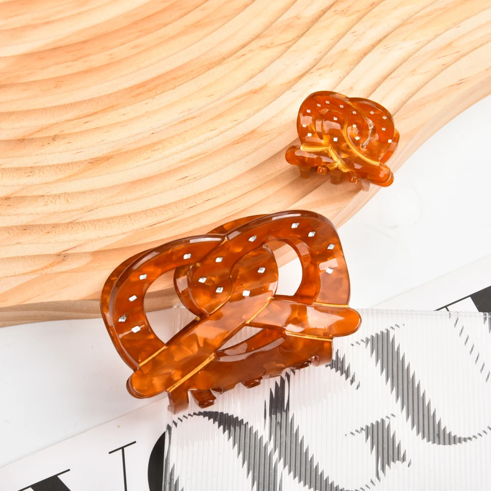 Muweordy Creative Cute Hair Clip Retro Biscuit Shark Hair Claw For Women Hair Accessories Girls Crab Hair Clip Headwear 2023 New_voghion.com