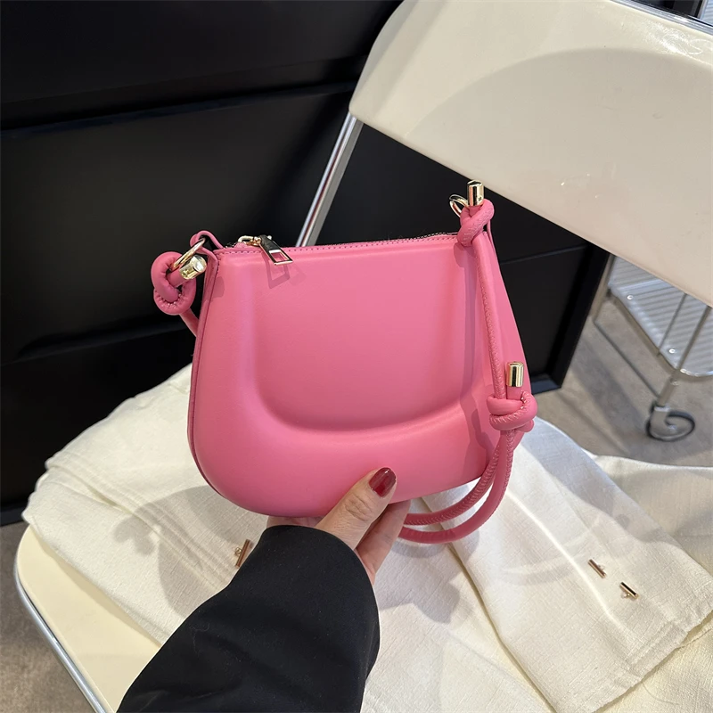 

French niche design underarm women's bag 2023 new trendy and high-end texture versatile single shoulder saddle bag