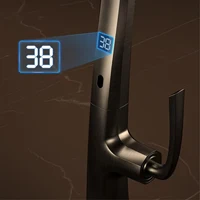 ก๊อกน้ําห้องครัวทองเหลือง Gunmetal หรูหราพร้อมจอแสดงผล LED, เซ็นเซอร์และสเปรย์ 3 ฟังก์ชั่นแบบดึงออก, แตะประหยัดน้ําแรงดันสูงแบบไร้สัมผัส 5