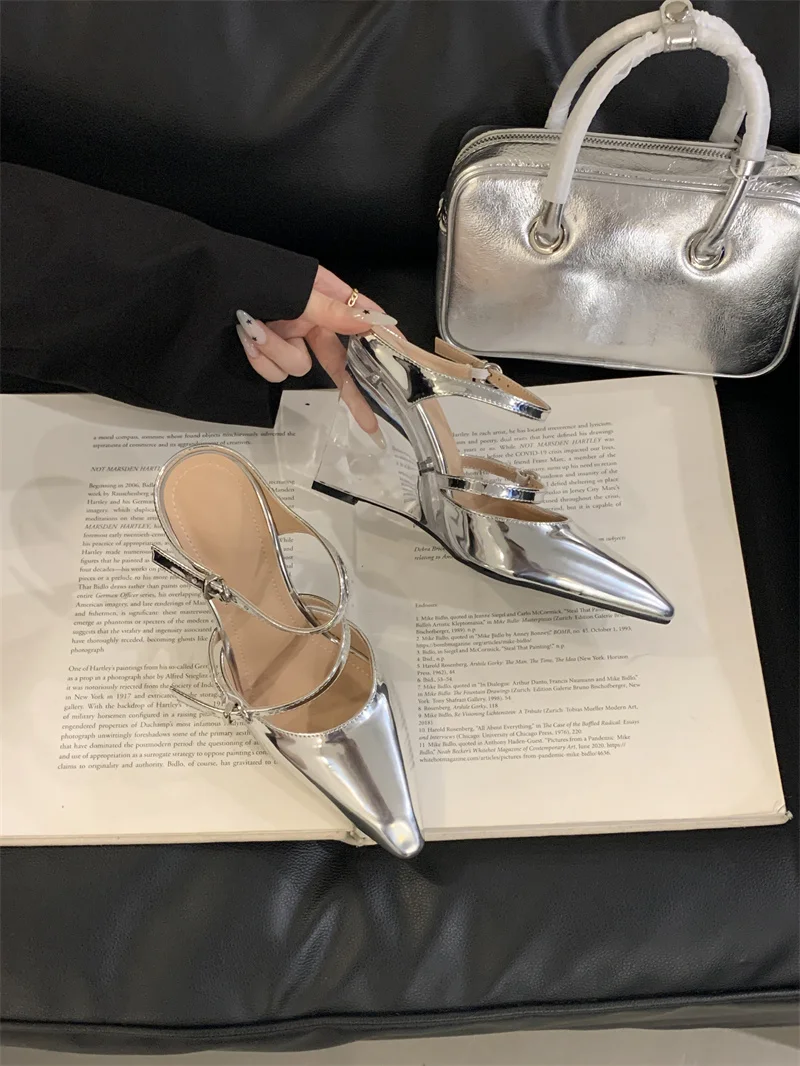 Liyke pumps sole detail