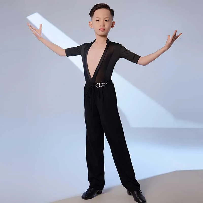 

Костюм танцевальный черный с глубоким V-образным вырезом для мальчиков