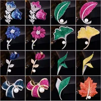 Nouvelles broches de luxe légeres en zircone colorée et perle d'eau douce, motif feuille de ginkgo, bijoux pour vêtements féminins 1
