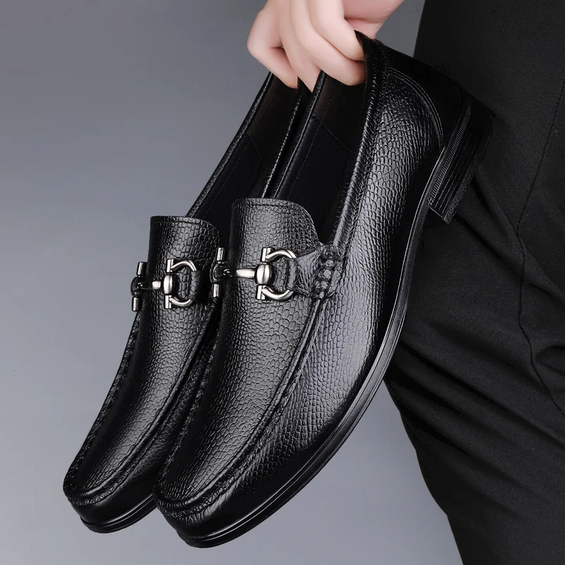 Cow Leather Men Metal Buckle Low Heel Loafers Fashion Handmade Moccasins Soft Leather Slip on Flats Man Footwear Driving Shoes 5