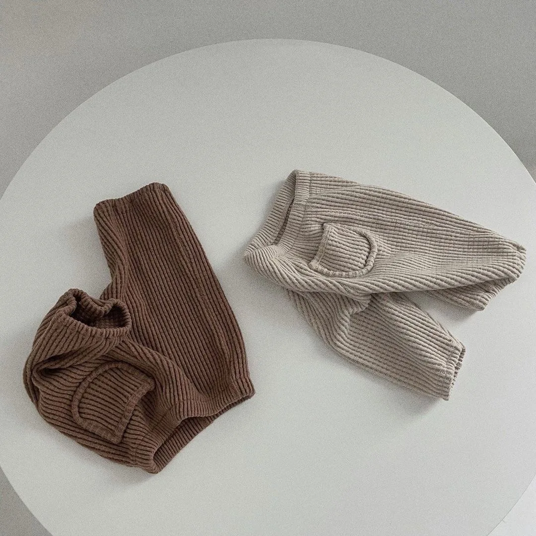 Description Picture 4 of item2025 New Baby Loose Trousers Solid Toddler Pocket Pants Autumn Children Casual Pants Cotton Girls Harem Pants Boys Pants