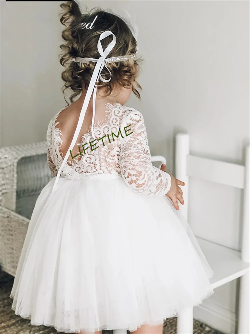 

Cute Ivory Lace Flower Girl Dresses O-Neck Long Sleeves First Communion Dresses Illusion Back Short Tulle Baby Girl Party Dress