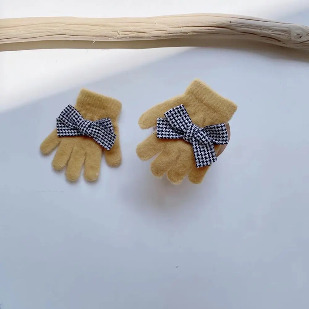 yellow-Gloves