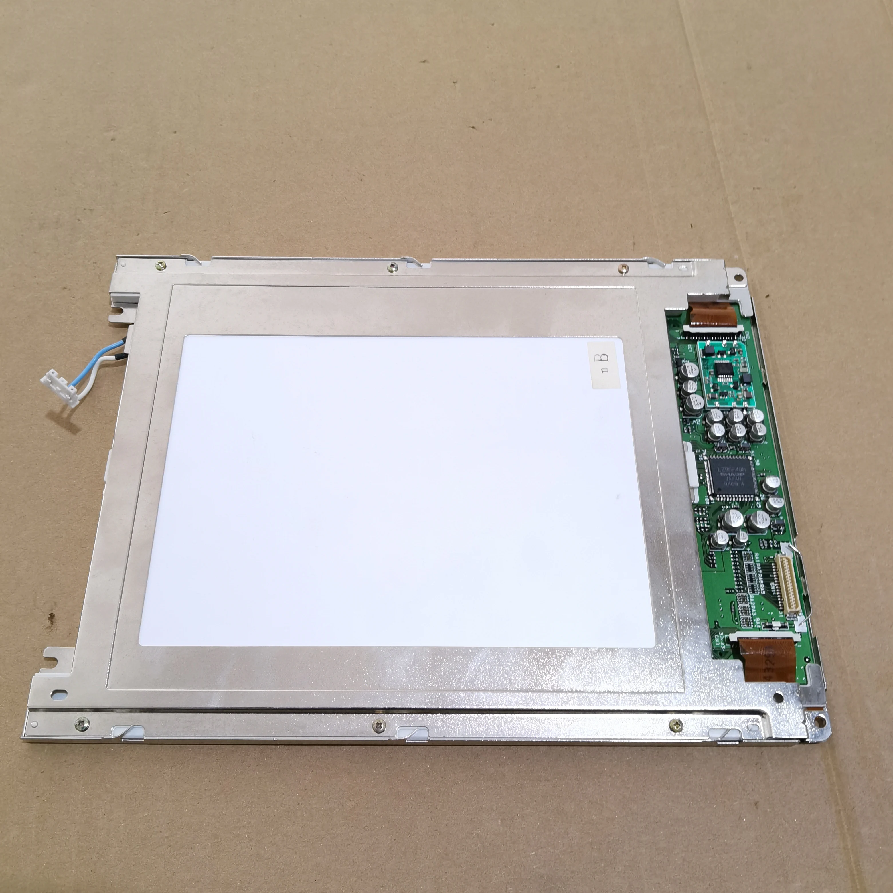 

Original 9.4 inch 640 * 480 LQ9D023 LCD display screen