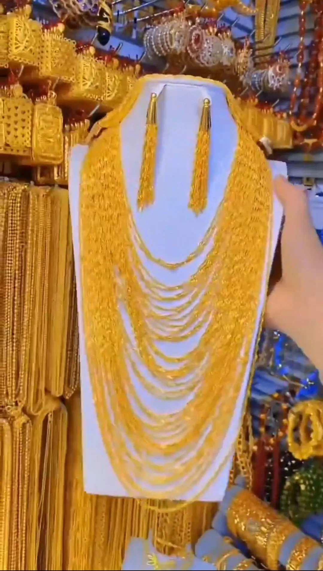 Рисунок 3 - Комплект ювелирных изделий из 24