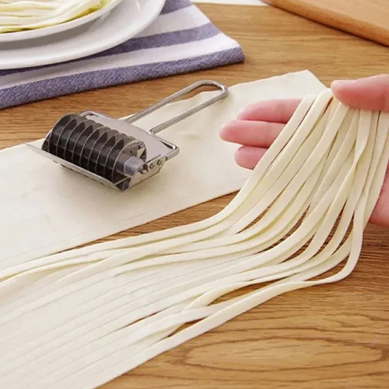 Kitchen Accessories Noodle Press Pasta Attachment Manual Noodle Cutter Stainless Steel Machine Noodle Cut Shallot Cutter Spaetzle Pastry Handle Maker Cutting Kitchen Tool