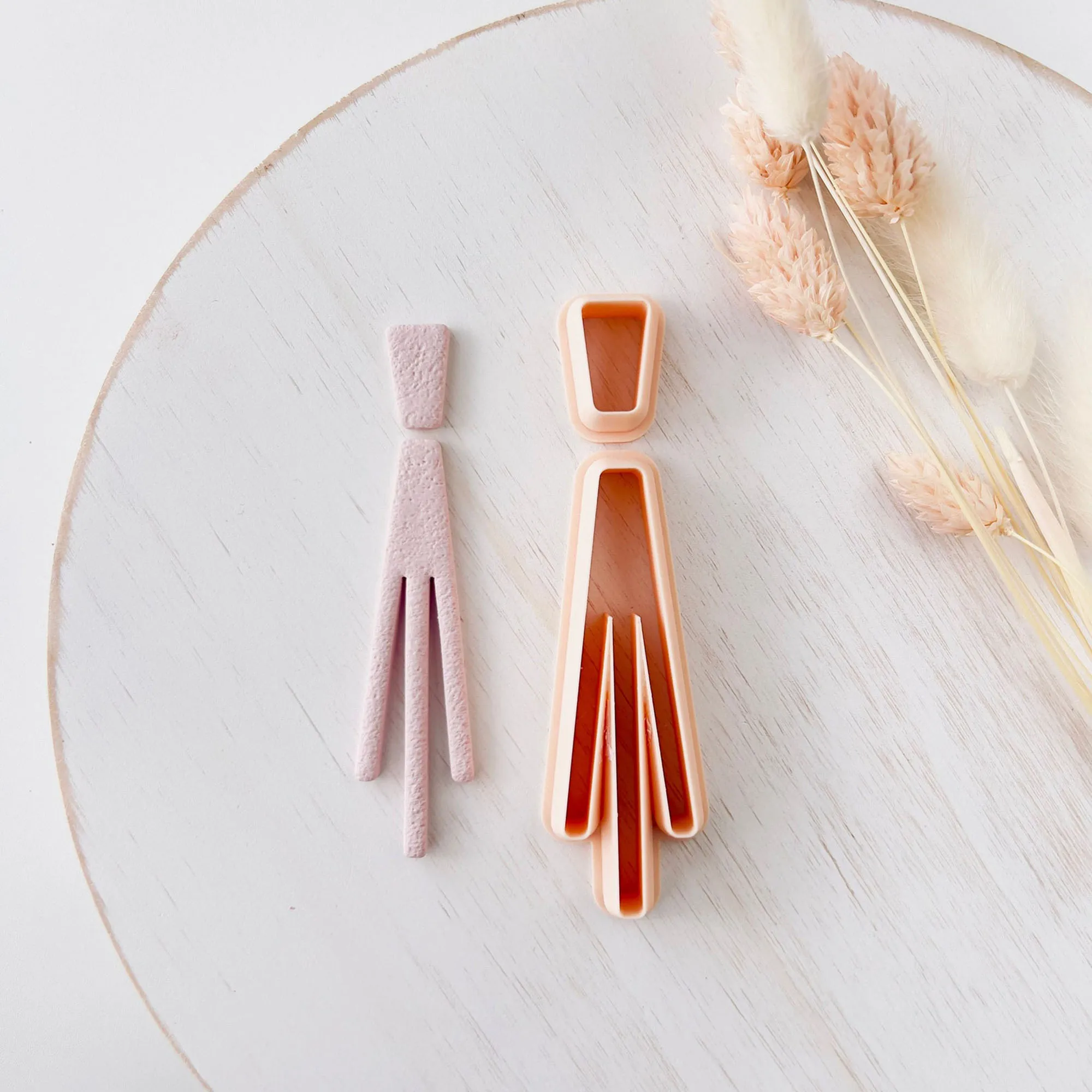 Polymer clay cutter 2Pcs Dangle Ethnic Sector Scalloped shape Imprint Style Flower earrings