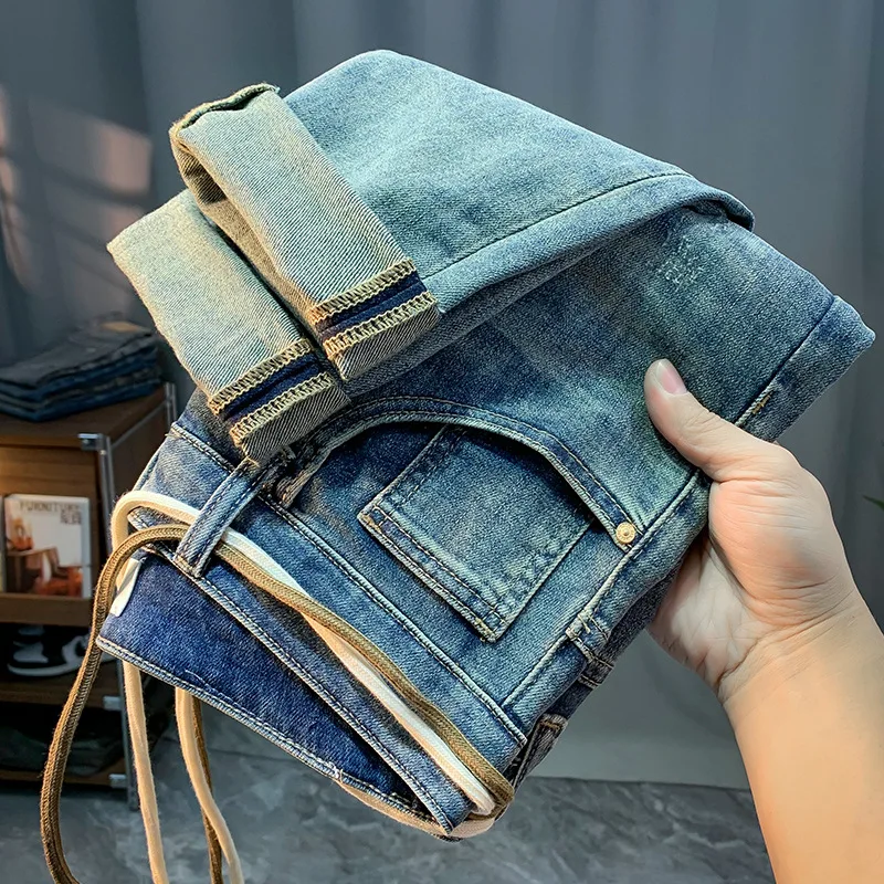 Рисунок 3 - Джинсы мужские потертые в стиле ретро