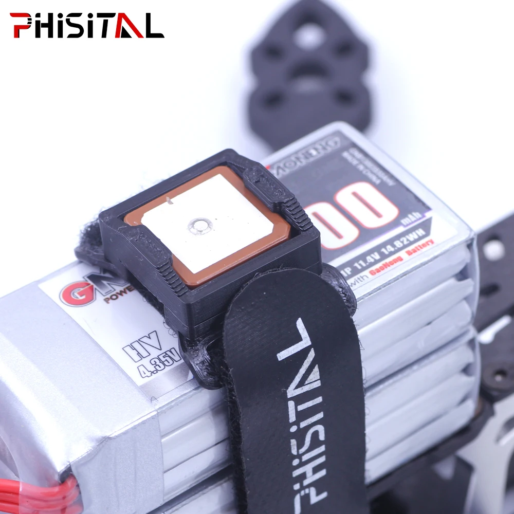 Gros plan sur le support GPS en TPU 95A, matériau flexible et durable, compatible BE122, BE182.