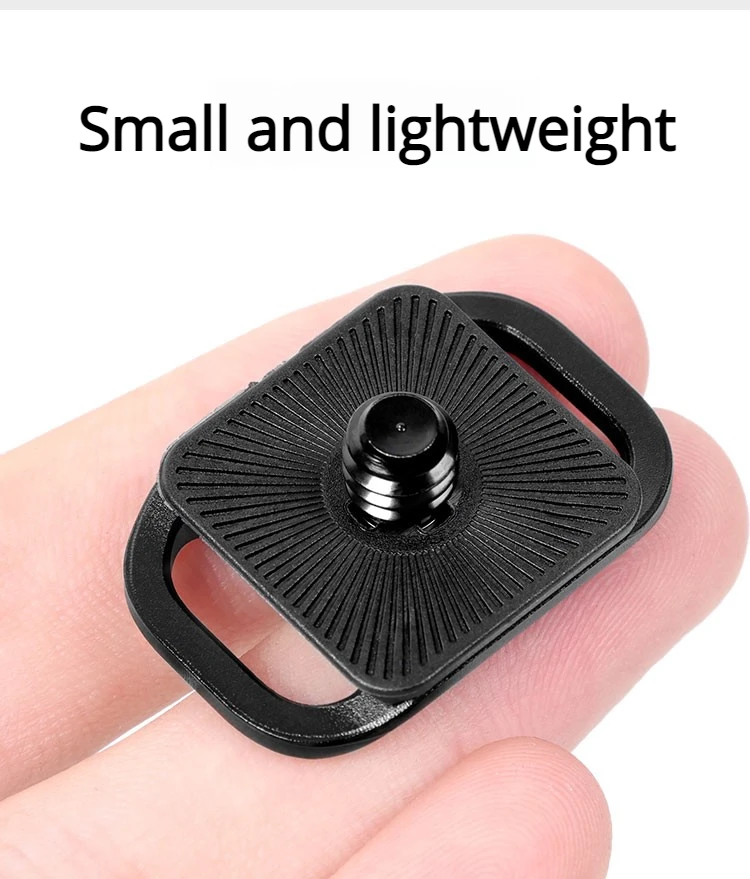 Support de smartphone et GoPro sur trépied stabilisateur, vue rapprochée des fixations et de la rotule.