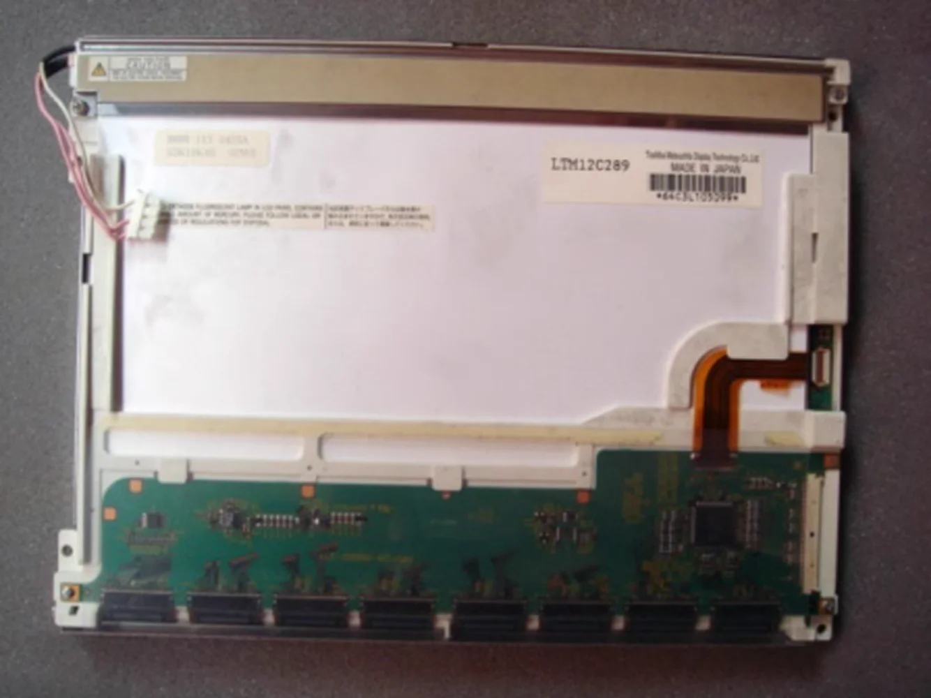 3,5-дюймовый ЖК-экран LTM12C28