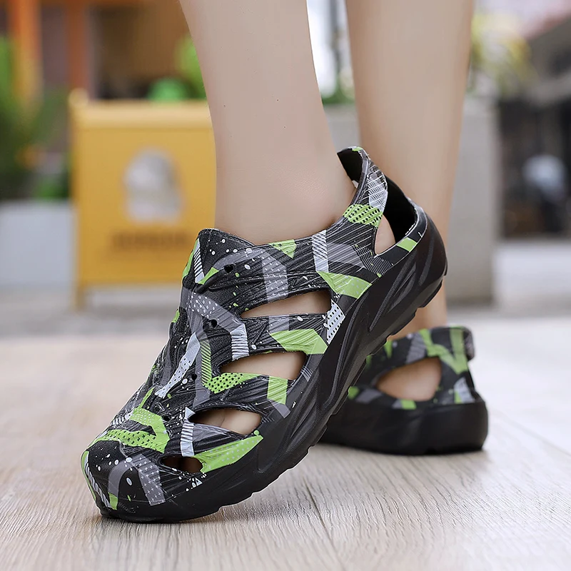 

Men Summer Shoes Camouflage Sandals Men's Holes Sandals Hollow Breathable Flip Flops Shoes Fashion Beach Slippers 2023 New