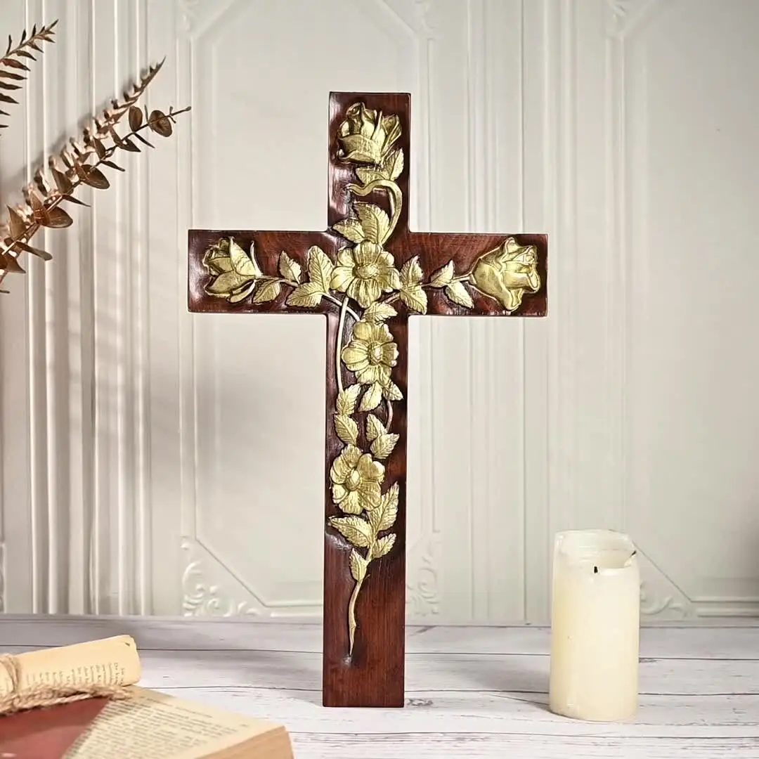 Croix En Bois Sculpté Cœurs Entrelacés - Décoration Murale Foi Chrétienne, Cadeau Famille, Blanc