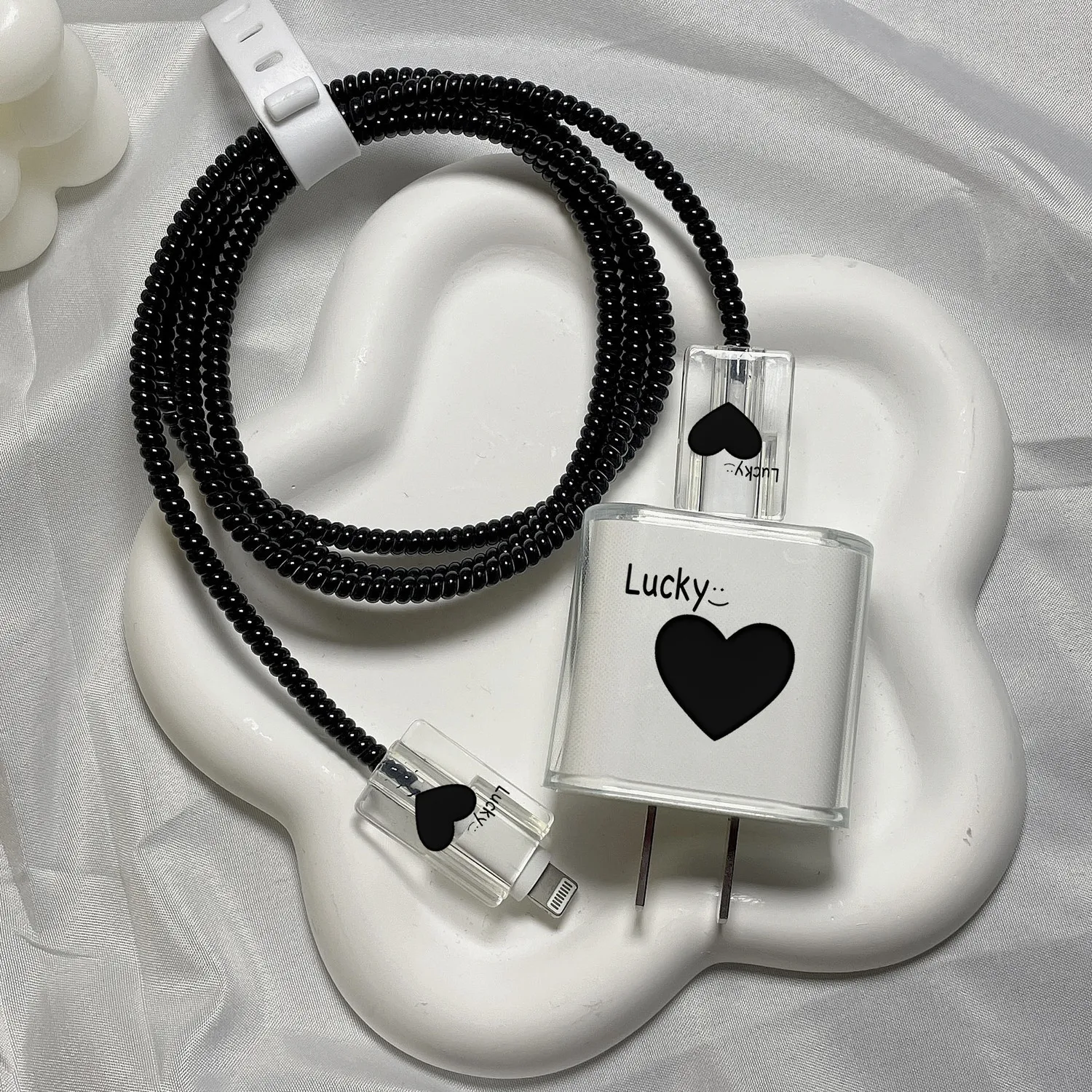 Fashion Love Heart Silicone Soft Antipolvere Bite Cord Line Cavo Usb Ricarica Head Winder Case Protector Per Apple Iphone 18W/20W