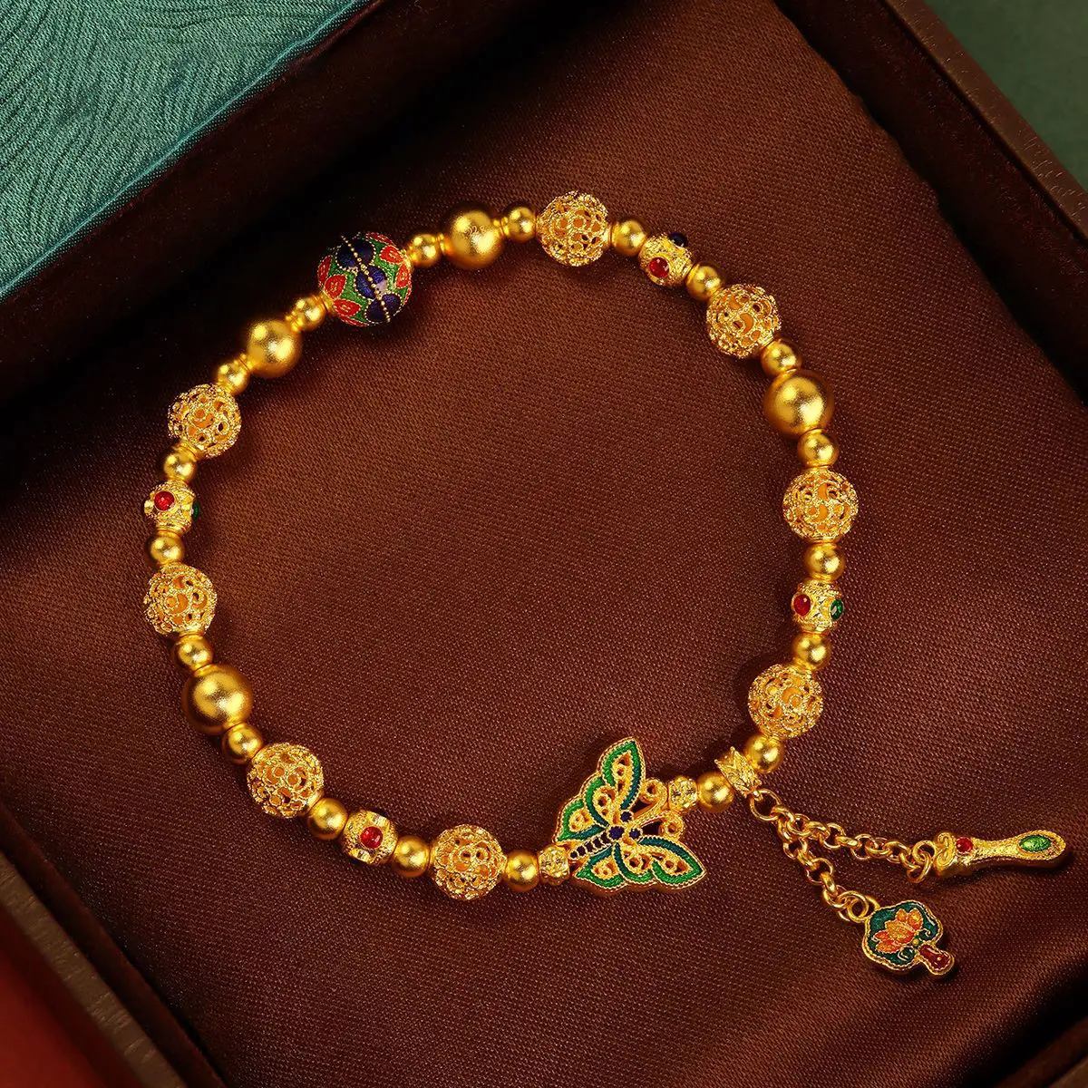 

Light Luxury Golden Burned Blue Butterfly Pendant Tassel Bracelet Elegant All-match National Fashion Gift for Girlfriend