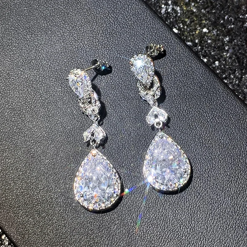 Huitan Wassertropfen-Design, ästhetische Tropfen-Ohrringe für Damen, trendige Accessoires, bezaubernder Party-vielseitiger Hochzeitsschmuck mit glänzendem CZ – Detail 4